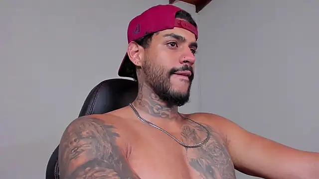 LuigiVitale 1 online show from January 8, 2026, 1:19 am