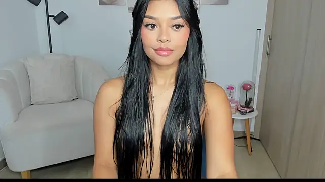 haileyflorez  online show from March 1, 2026, 8:33 pm