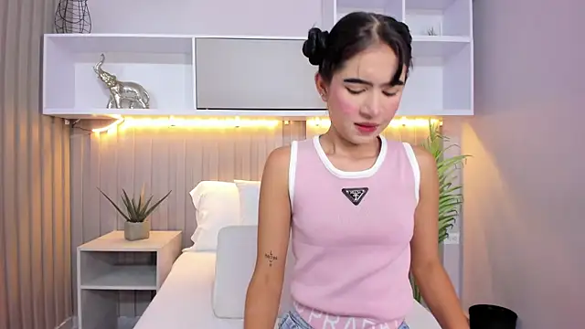 Snapshot of angelaG1 chatting on April 29, 2026, 4:05 am angelaG1 online show from April 29, 2026, 4:05 am