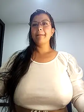 Snapshot of CelesteAlvarez1989 chatting on April 28, 2026, 2:27 am CelesteAlvarez1989 online show from April 28, 2026, 2:27 am