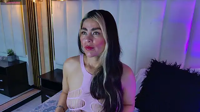 Lia Jonesss online show from December 2, 2025, 4:40 am