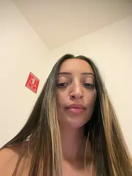 Snapshot of BelleRune chatting on July 2, 2026, 10:16 pm BelleRune online show from July 2, 2026, 10:16 pm