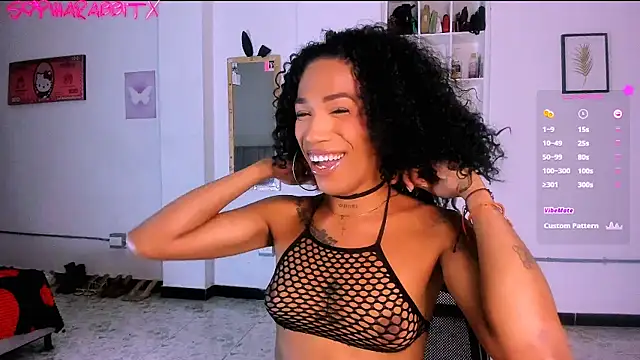  Larabbitxx online show from May 22, 2026, 4:52 am