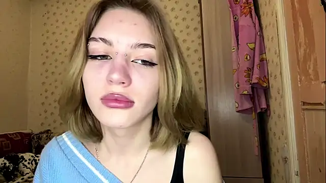 MelaineAytes online show from November 26, 2025, 8:26 am