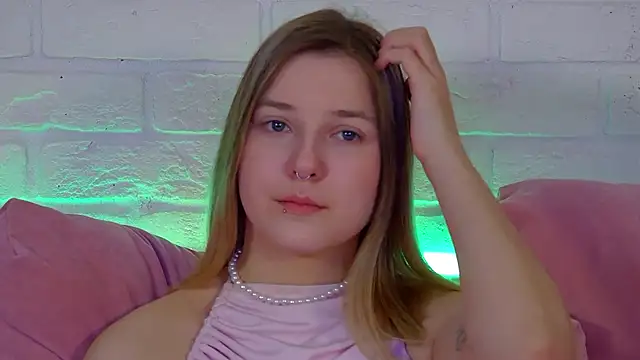 TinnaBurton online show from April 23, 2026, 4:20 pm