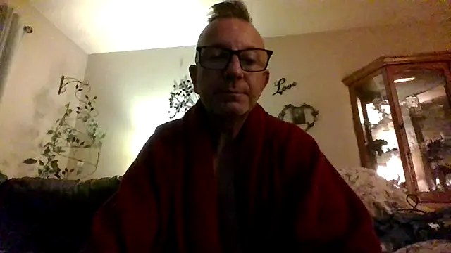Snapshot of longsmooth4u chatting on May 19, 2026, 11:05 am longsmooth4u online show from May 19, 2026, 11:05 am