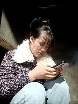 sorry-yeu online show from November 23, 2025, 3:45 pm