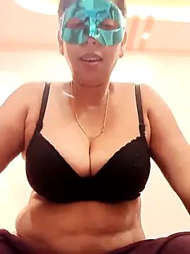 Nisha  19 online show from December 2, 2025, 7:42 pm