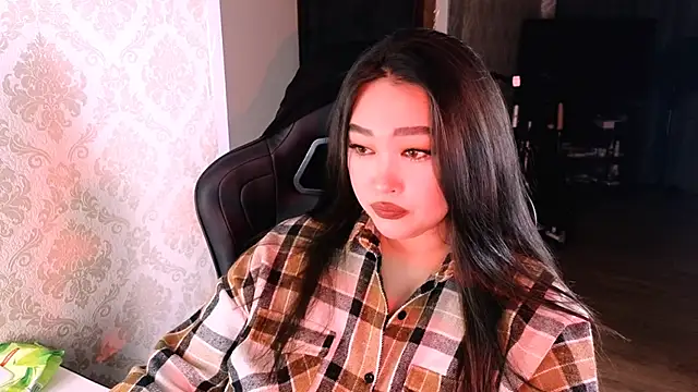 Emma Uilson online show from December 15, 2025, 1:32 am