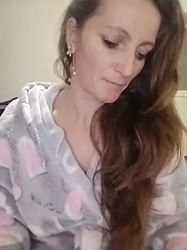 CrazyMaya39 online show from April 20, 2026, 9:27 pm