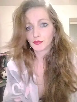 CrazyMaya39 online show from April 21, 2026, 3:57 am