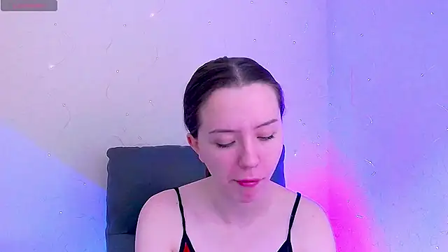 BellaVelure6767 online show from April 4, 2026, 1:48 am