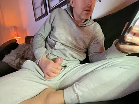 Brandonn1989amateur online show from February 16, 2026, 9:22 pm