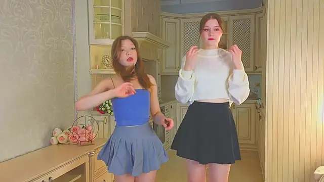 Snapshot of SusyGlines chatting on November 30, 2025, 4:05 am SusyGlines online show from November 30, 2025, 4:05 am