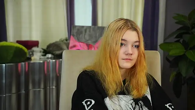 SindyRoskelley online show from November 19, 2025, 4:34 am