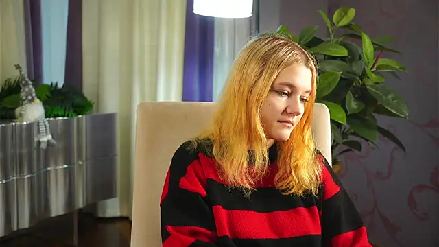 SindyRoskelley online show from November 24, 2025, 4:34 am