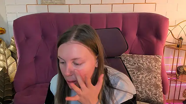 SandraLindsey online show from November 29, 2025, 1:25 pm