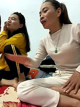 Snapshot of pitty_mymi chatting on December 2, 2025, 5:19 pm pitty mymi online show from December 2, 2025, 5:19 pm