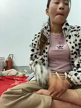 Snapshot of pitty_mymi chatting on December 3, 2025, 9:35 pm pitty mymi online show from December 3, 2025, 9:35 pm