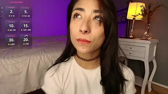 AmbarOishi   online show from February 26, 2026, 3:33 pm