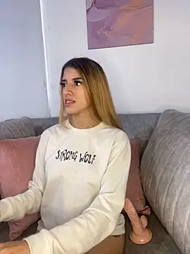 zoepink 1 online show from December 3, 2025, 1:31 pm