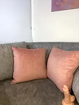 zoepink 1 online show from December 4, 2025, 1:31 pm