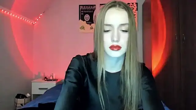 tinyglow online show from February 6, 2026, 11:19 pm