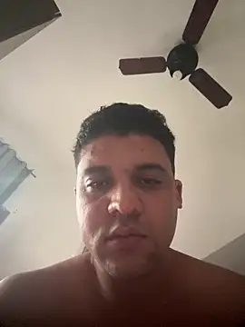 picademel028 online show from November 14, 2025, 5:44 pm