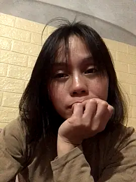 Trangbabylove online show from December 1, 2025, 12:21 pm