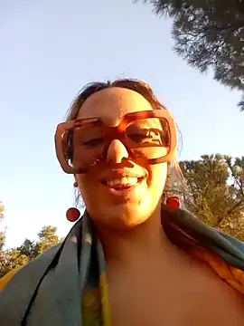 cleopatravodos online show from December 17, 2025, 2:23 pm