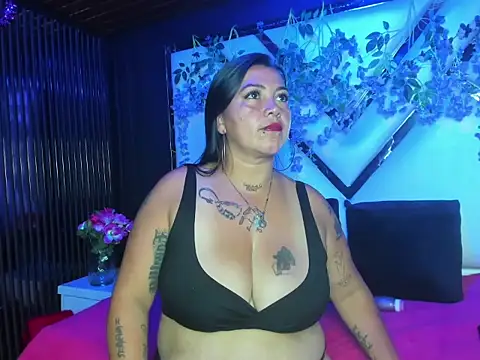 sandyadams  online show from November 23, 2025, 2:22 am