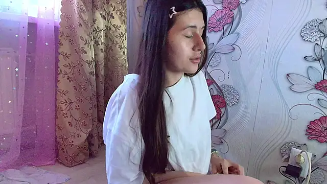 KristinaScott online show from November 27, 2025, 12:29 pm