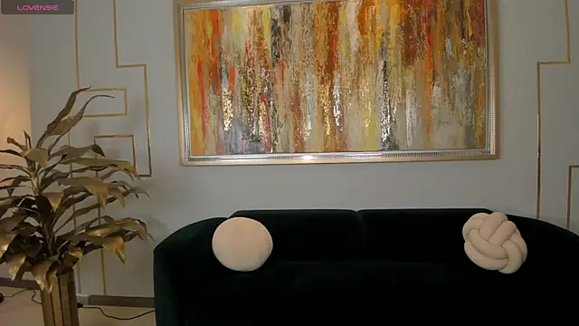 ZaraKafruni online show from April 22, 2026, 4:04 am