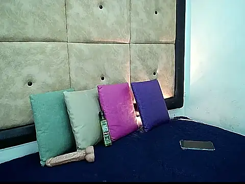 Lucidolls online show from November 22, 2025, 7:24 pm