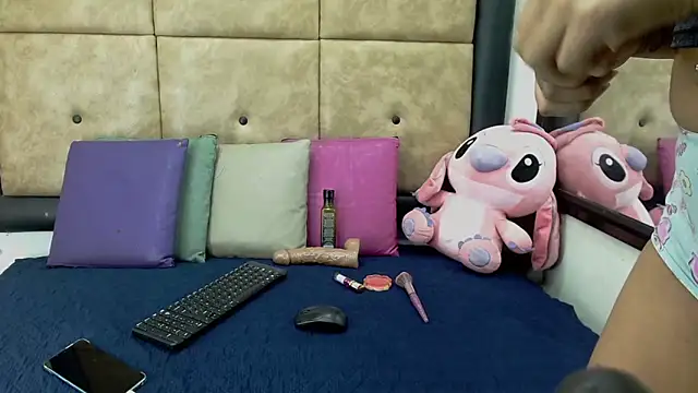 Lucidolls online show from November 28, 2025, 3:25 pm