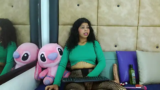 Lucidolls online show from December 4, 2025, 2:04 pm