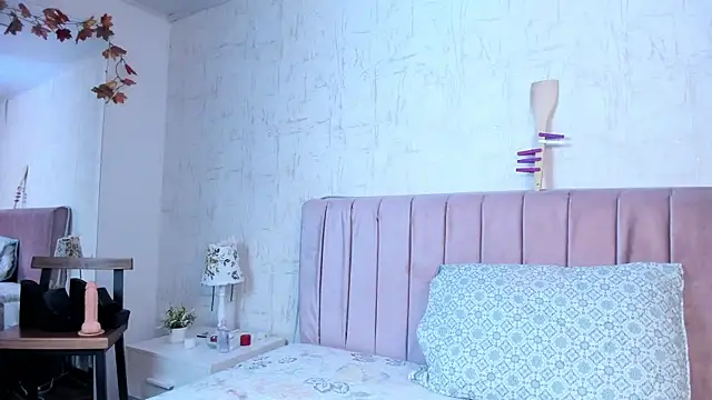 Kiara black  online show from December 3, 2025, 12:14 pm