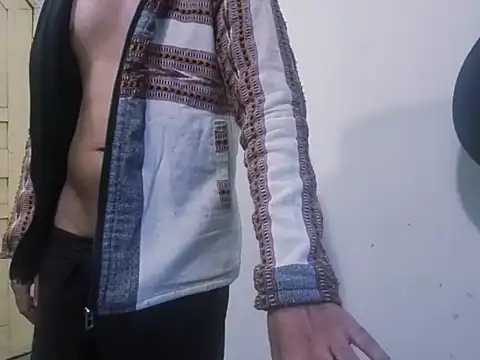 Snapshot of syndyc1 chatting on November 18, 2025, 2:10 pm syndyc1 online show from November 18, 2025, 2:10 pm