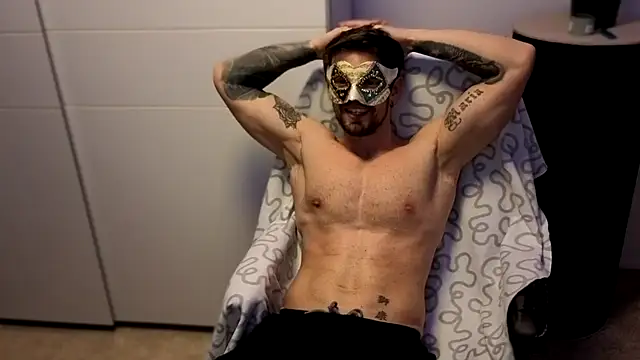 Snapshot of Mystery_Mark chatting on November 21, 2025, 8:40 pm Mystery Mark online show from November 21, 2025, 8:40 pm