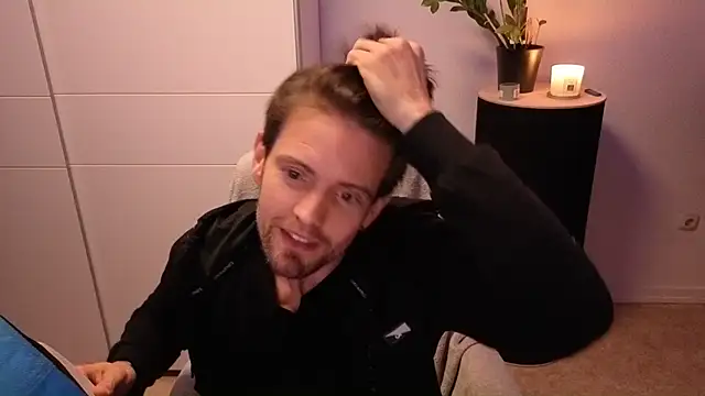 Snapshot of Mystery_Mark chatting on November 22, 2025, 8:08 pm Mystery Mark online show from November 22, 2025, 8:08 pm