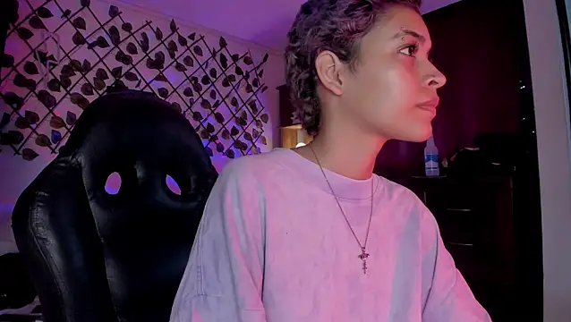 Anny Kiitty online show from February 2, 2026, 3:27 am