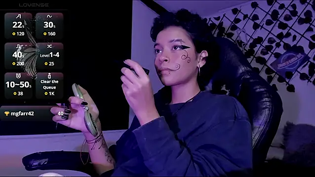 Anny Kiitty online show from April 20, 2026, 4:04 am