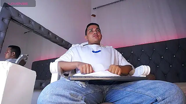 Alex Morgan online show from November 21, 2025, 3:05 am