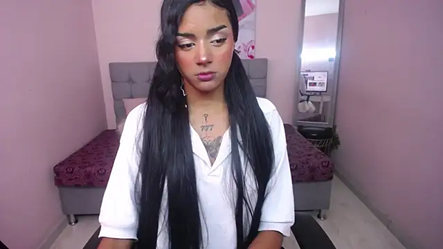 Milu carbajal x online show from November 24, 2025, 8:41 pm