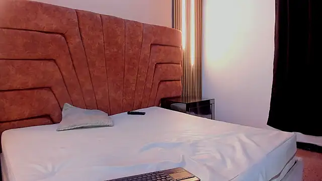 Dylan kent online show from November 27, 2025, 9:22 am