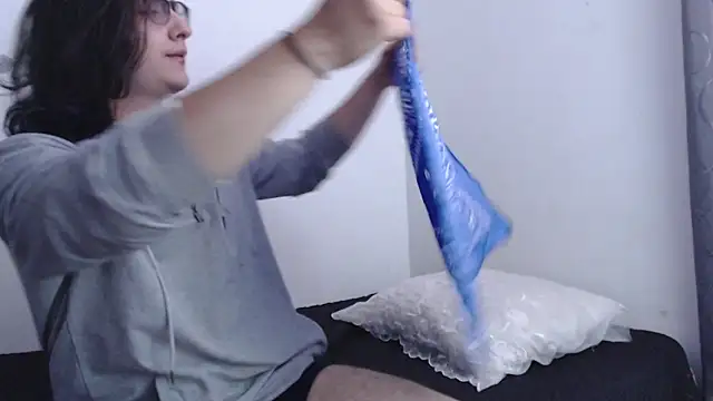 Amoneth Xx online show from December 4, 2025, 6:05 pm