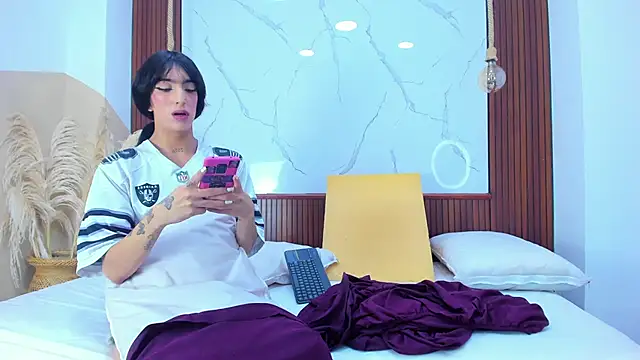 Loversinfire2 online show from December 19, 2025, 8:38 pm