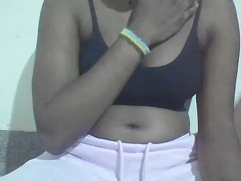 StormzyLeila online show from November 21, 2025, 3:05 am