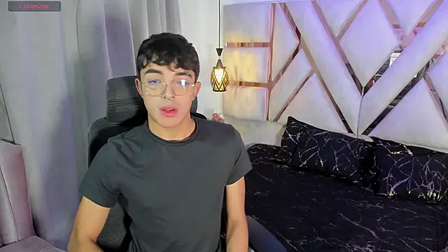 sayronvg online show from November 19, 2025, 11:54 am