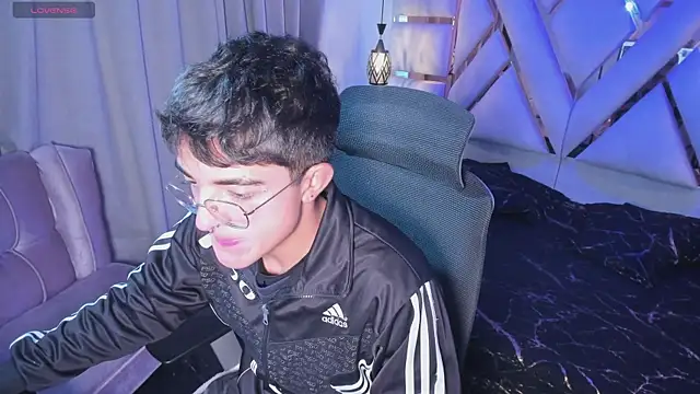 sayronvg online show from November 21, 2025, 11:42 am